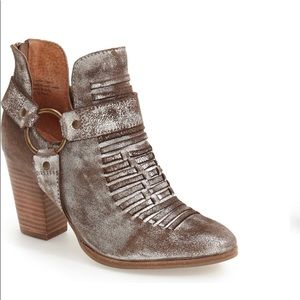 Seychelles Impossible Metallic Pewter booties